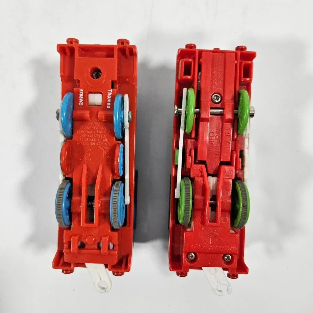Thomas & Friends TrackMaster Thomas & Percy Motorized Train Engines 2009 Mattel